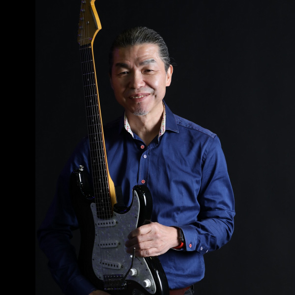 梶原順 Jun Kajiwara（Gt）